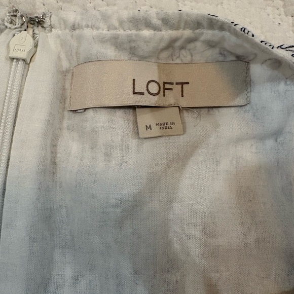 LOFT Women’s Dress in Blue and White Floral - Picture 4 of 7